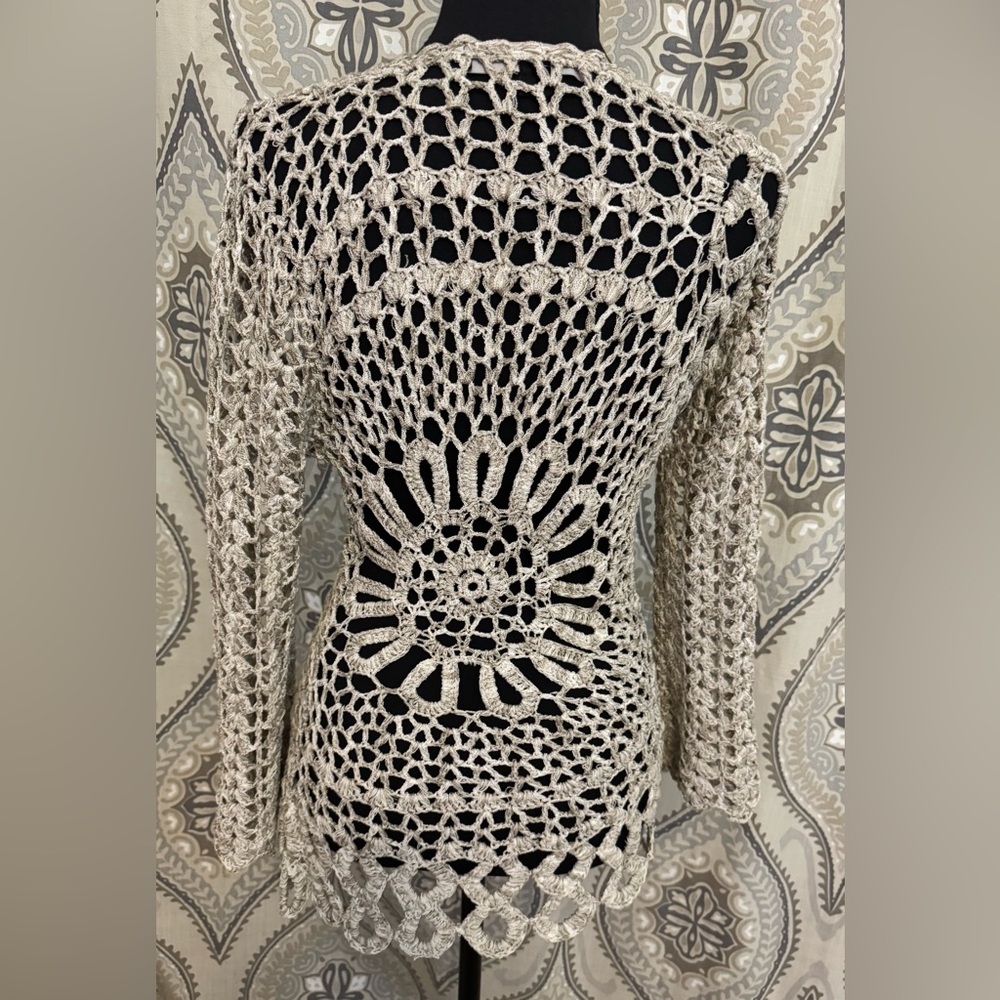 Boston Proper Asymmetric Beige Crochet Lace Top Size Small - Picture 4 of 5
